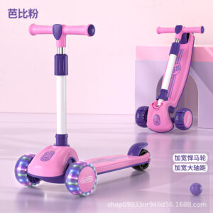 Beautiful Scooter With Flash Wheel For Age 2-7yrs